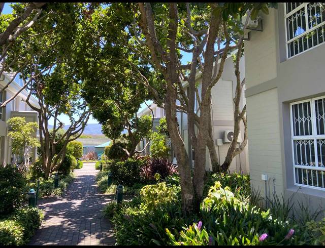 104M² OFFICE TO LET IN TOKAI